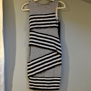 Bailey 44 XS black and white dress